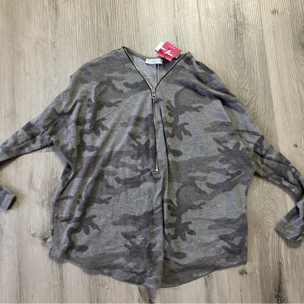 Camo top